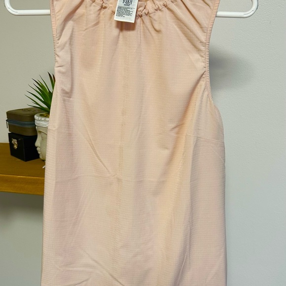Never worn, rosewater tank from Athleta with a cinched waist - Picture 3 of 5